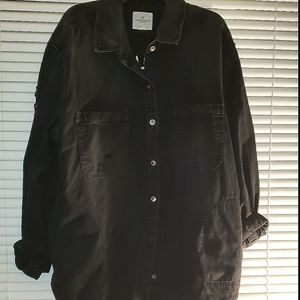 AMERICAN EAGLE/ Black Distressed Chambray Top